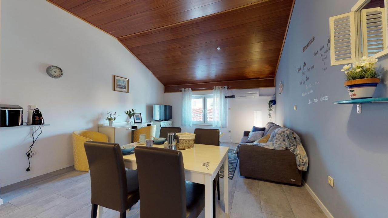 Nina Deluxe Superior 5 Star Apartment, Your Piece Of Heaven By The Sea & Park Apartment