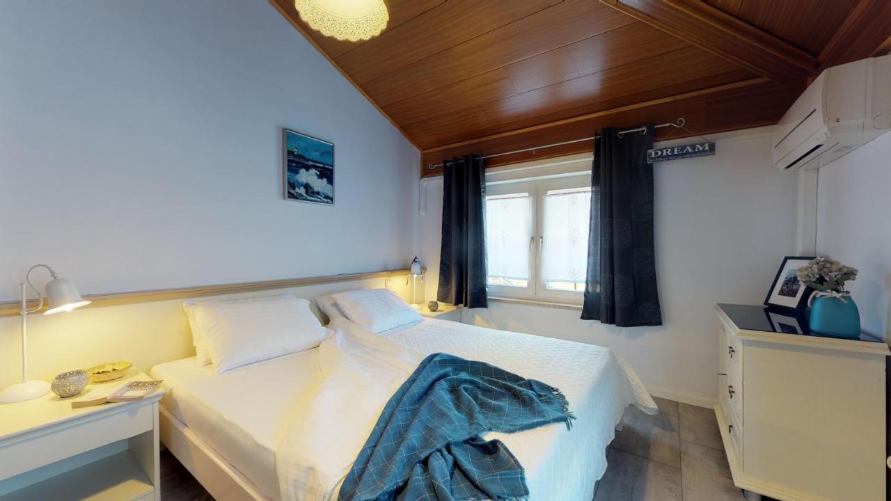 Nina Deluxe Superior 5 Star Apartment, Your Piece Of Heaven By The Sea & Park *