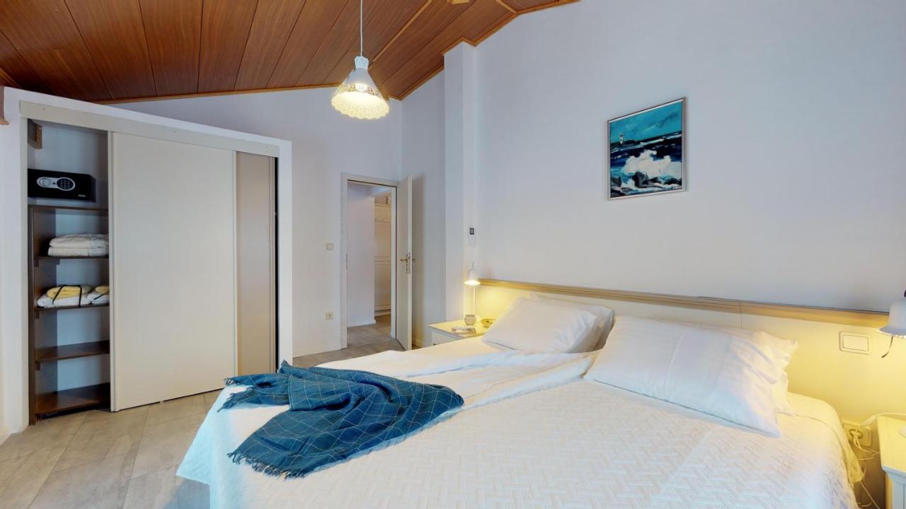 Nina Deluxe Superior 5 Star Apartment, Your Piece Of Heaven By The Sea & Park * Novigrad (Istria)