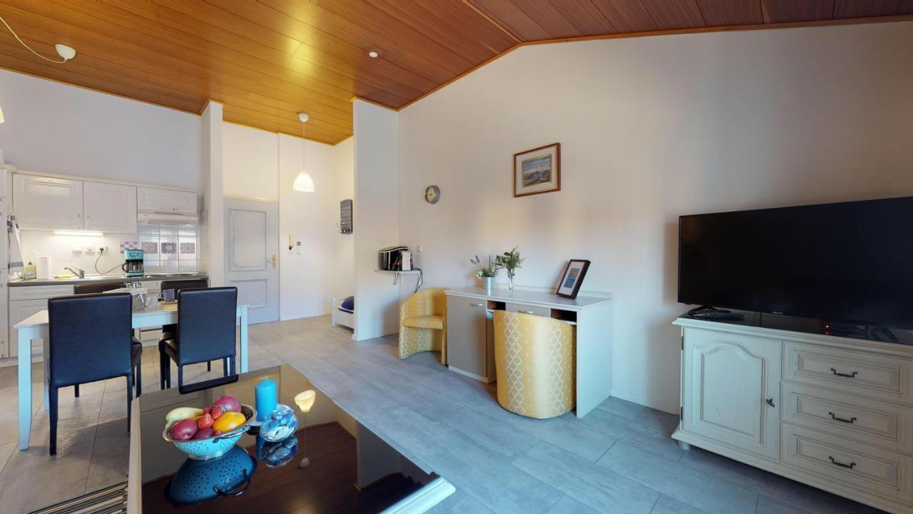 Nina Deluxe Superior 5 Star Apartment, Your Piece Of Heaven By The Sea & Park * Novigrad (Istria)
