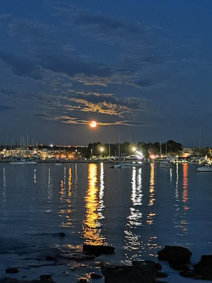 Nina Deluxe Superior 5 Star Apartment, Your Piece Of Heaven By The Sea & Park * Novigrad (Istria)