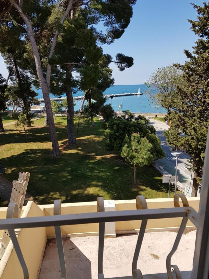 Nina Deluxe Superior 5 Star Apartment, Your Piece Of Heaven By The Sea & Park Apartment *