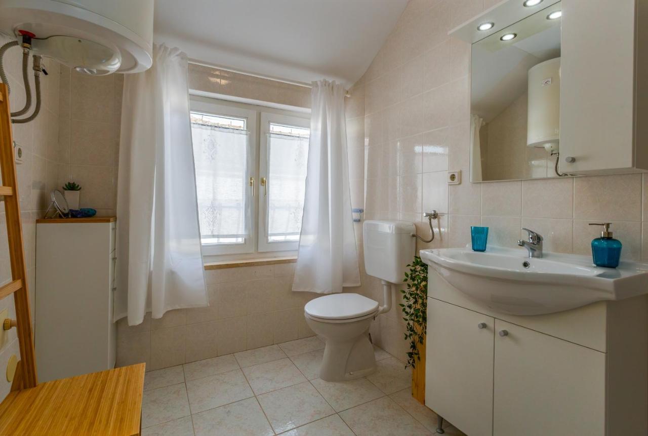 Nina Deluxe Superior 5 Star Apartment, Your Piece Of Heaven By The Sea & Park *