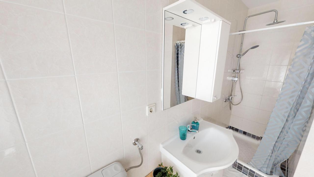 Nina Deluxe Superior 5 Star Apartment, Your Piece Of Heaven By The Sea & Park Apartment *