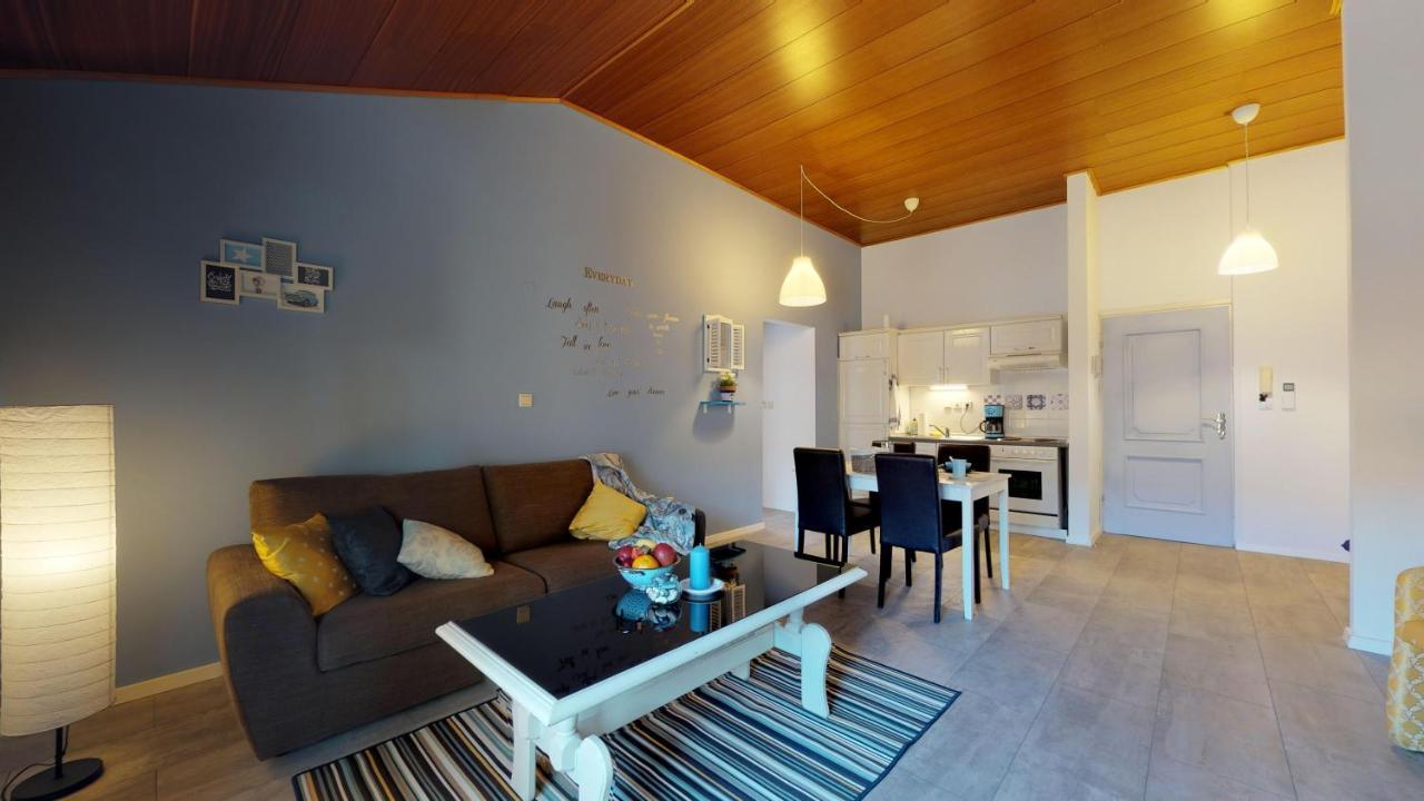 Nina Deluxe Superior 5 Star Apartment, Your Piece Of Heaven By The Sea & Park Apartamento *